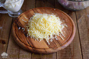 Калмари салата със сирене и яйца