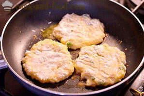 Картофени палачинки със сирене и зелен лук