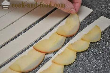 Печени ябълки в тесто розетки