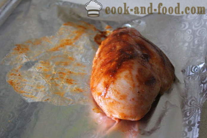 Начало пастърма пилешки гърди във фолио - как да се направи пастърма пиле във фурната, с една стъпка по стъпка рецепти снимки