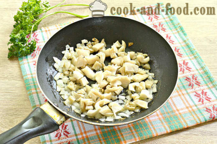 Картофи с гъби в заквасена сметана - как да се готвя гъби с картофи и сметана в тенджера, с една стъпка по стъпка рецепти снимки
