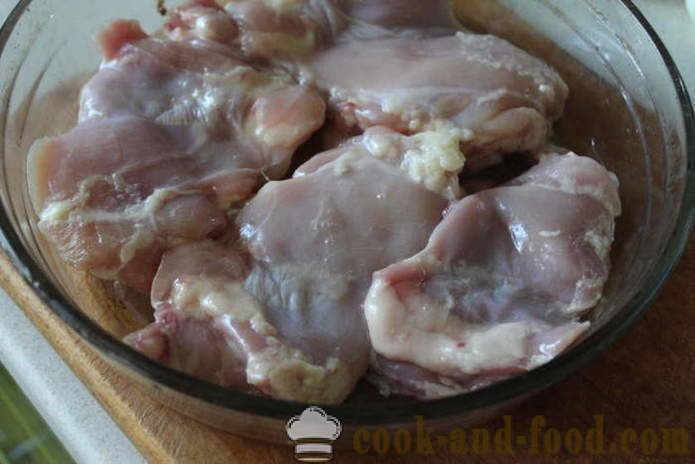 Пиле бедрото без кост с гъби на фурна - как да се готви вкусни пилешки бутчета във фурната, с една стъпка по стъпка рецепти снимки
