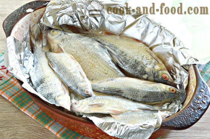 Малките риби печен в пещ - как да се готви вкусни малка река риба, стъпка по стъпка рецепти снимки