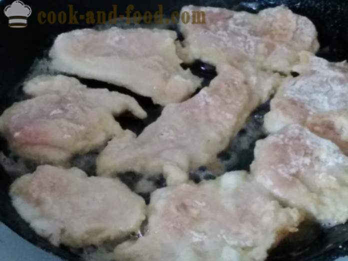 Вкусни пилешки пържоли в тиган - двете вкусни пържоли готвач пилешки гърди в тесто, с една стъпка по стъпка рецепти снимки