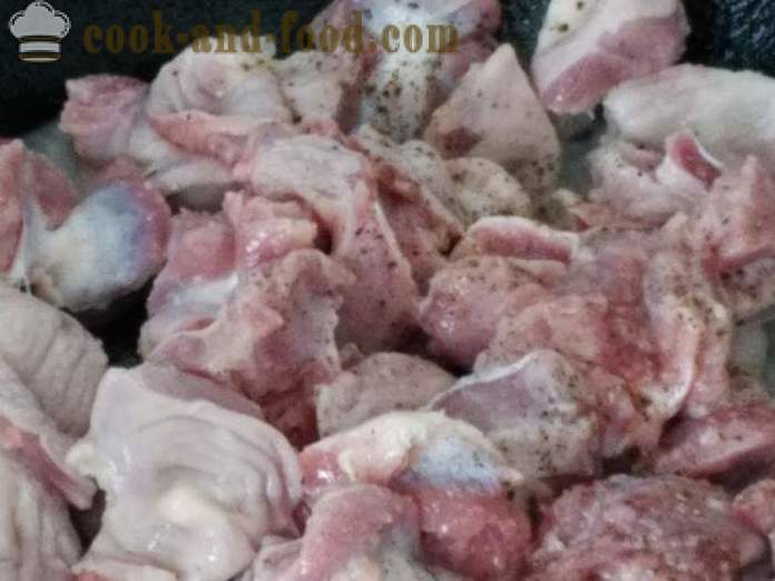Задушени пилешки воденички в тиган - как да се готви вкусни пилешки воденички, стъпка по стъпка рецепти снимки