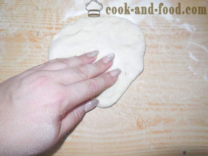 Торти с яйца и лук в тиган - как да се пекат пресните хлебчета, стъпка по стъпка рецепти снимки