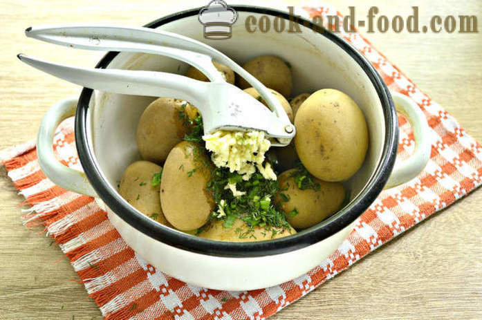 Варени картофи с чесън и билки - как да се готви нови картофи вкусна и правилно стъпка по стъпка рецепти снимки