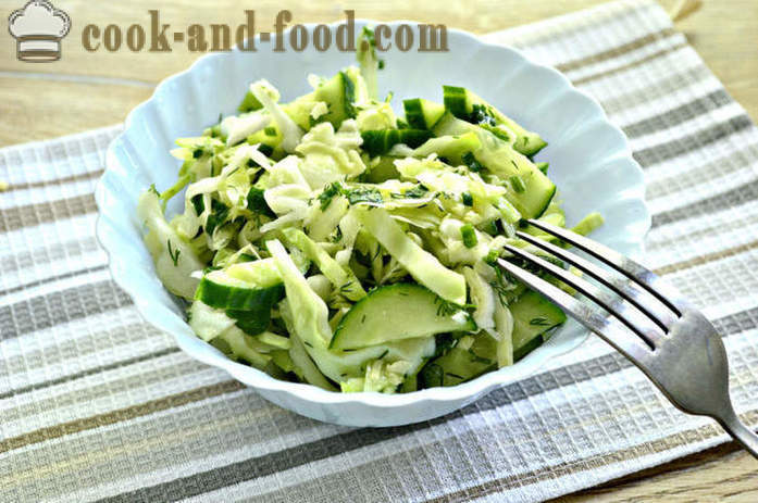 Лесна салата от зеле и краставици с оцет - как да направите вкусна салата от прясно зеле и краставици с една стъпка по стъпка рецепти снимки