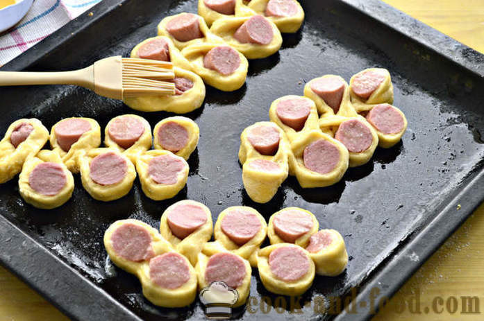 Оригинални колбаси в завършен мая тесто - колко красиво правят прасета в одеяла, с една стъпка по стъпка рецепти снимки