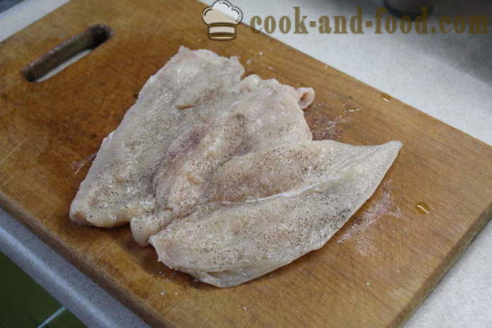 Печени пилешки руло във фурната - като изпечен пилешко руло във фурната с фолио, с една стъпка по стъпка рецепти снимки