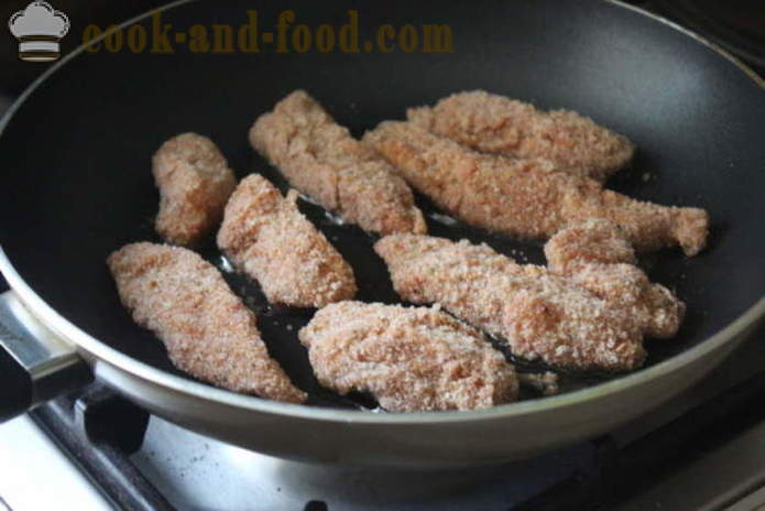 Нъгетс на пилешки гърди панирани и пържени в тиган - как да се направи пилешки хапки от къщата, стъпка по стъпка рецепти снимки