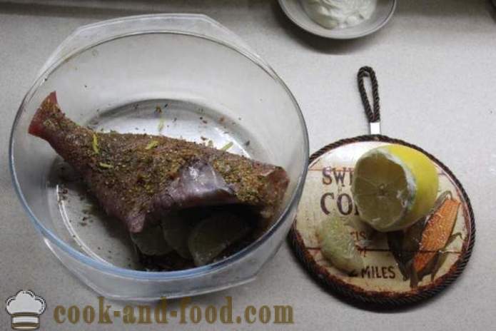 Лаврак в сметанов сос във фурната - как да се готви вкусни морски костур във фурната, с една стъпка по стъпка рецепти снимки