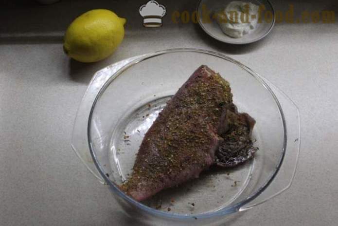 Лаврак в сметанов сос във фурната - как да се готви вкусни морски костур във фурната, с една стъпка по стъпка рецепти снимки