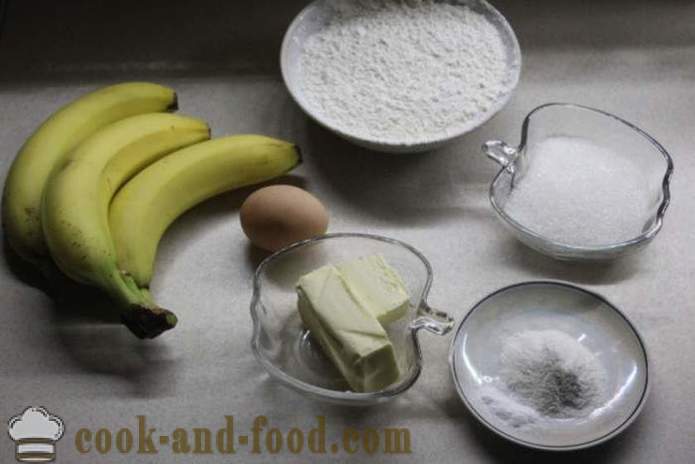 Вкусна банан торта с ядки - как да се готвя кифли с банан във фурната, с една стъпка по стъпка рецепти снимки