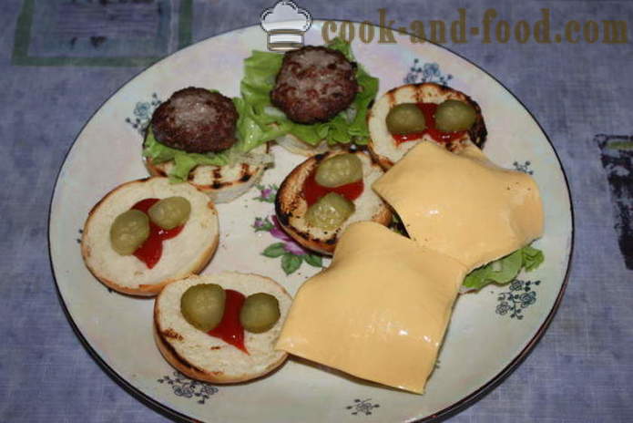 Вкусни хамбургери банички в Макдоналдс - как да се направи хамбургер у дома си, стъпка по стъпка рецепти снимки