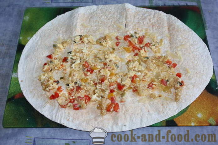 Питка с бъркани яйца и сирене на фурна - как да се подготвят рула с питка, стъпка по стъпка рецепта ролка на питка с бъркани яйца и сирене