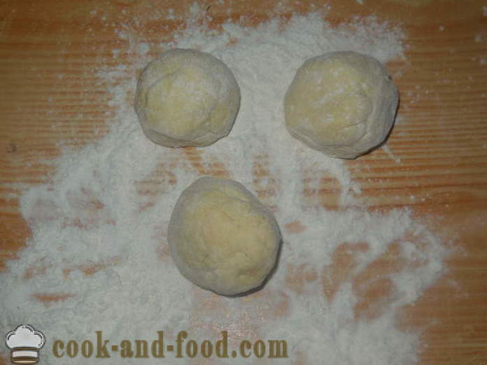 Торти от извара тесто с кайсии в тиган - как да се направи торта с кайсии, стъпка по стъпка рецепти снимки