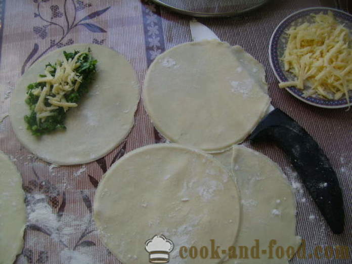 Вкусни постни пасти пържени без масло - как да се готвя домашно приготвени пасти със сирене и билки, с една стъпка по стъпка рецепти снимки
