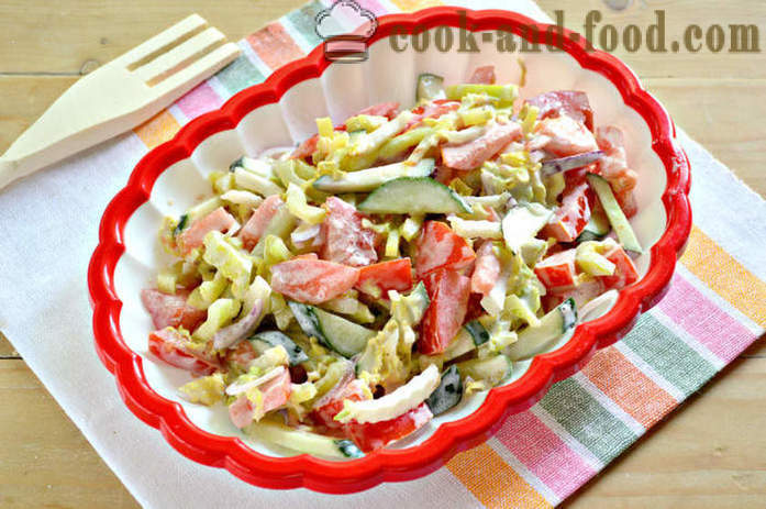Delicious салата с китайско зеле и зеленчуци - как да се направи салата от китайско зеле, домати и краставици, с една стъпка по стъпка рецепти снимки
