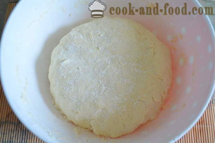 Cherry пай-охлюв на кисело мляко - как да се готвя торта с череши-охлюв, стъпка по стъпка рецепти снимки