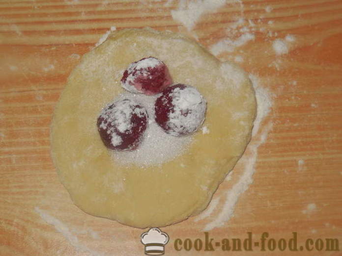 Вятър торти с ягоди - как да се готвя торти с ягоди във фурната, с една стъпка по стъпка рецепти снимки