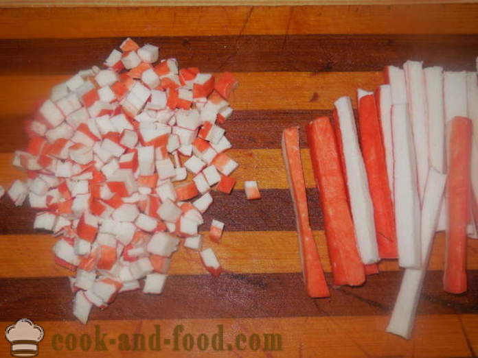 Delicious на квас с раци пръчки - как да се готви вкусни Окрошка на квас, стъпка по стъпка рецепти снимки