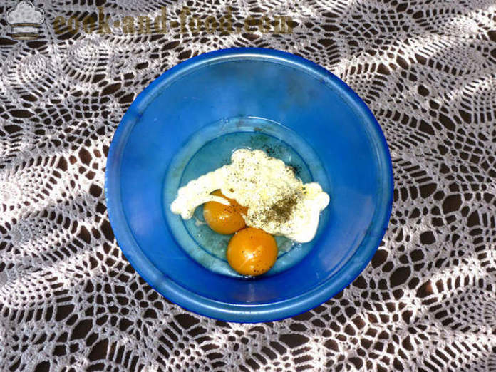 Салата с бъркани яйца и наденица и заквасена сметана - как да се подготви салата с омлет, стъпка по стъпка рецепти снимки