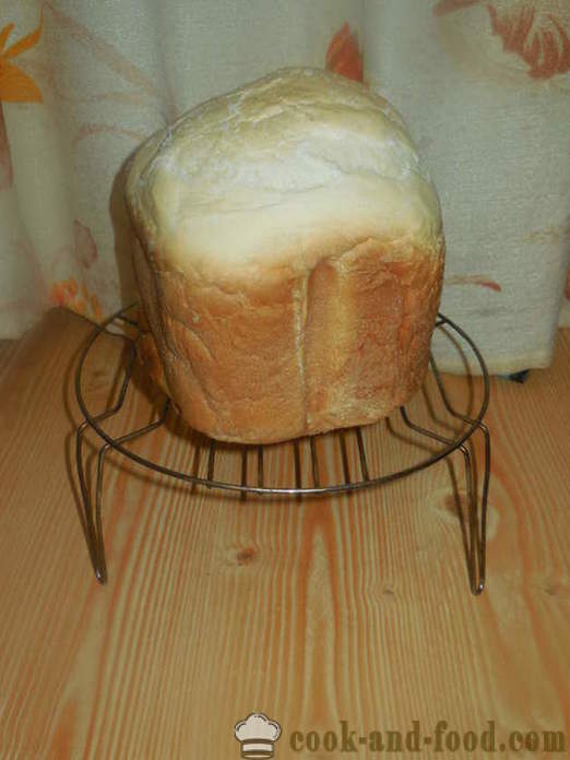 А просто рецепта за домашен хляб на доматен марината - как да се пекат хляб в машина хляб у дома, стъпка по стъпка рецепти снимки
