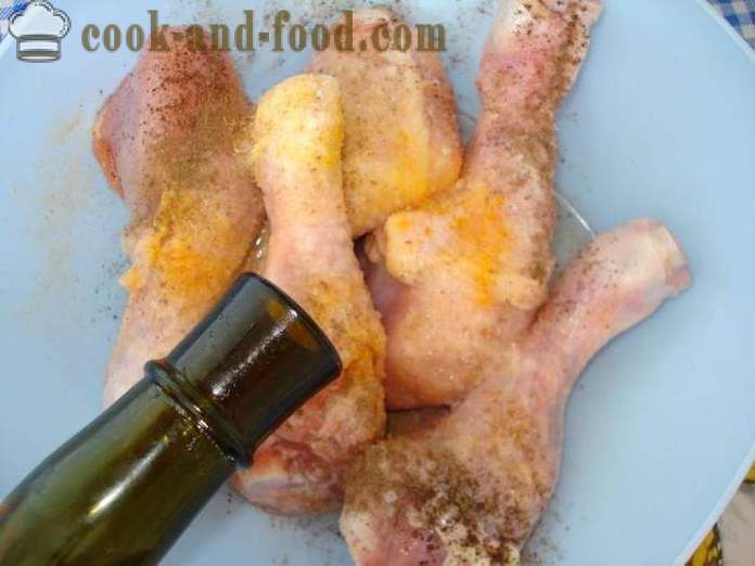 Печени пилешки бутчета в multivarka - как да се пекат пилешки бутчета в multivarka, стъпка по стъпка рецепти снимки