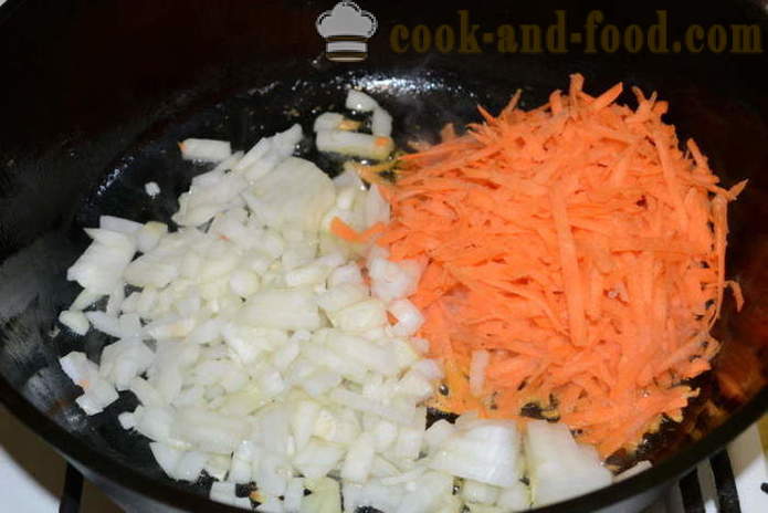 Пилешки бутчета задушени с лук, моркови и кисели краставички - как да се готви вкусни пилешки бутчета в тенджера, с една стъпка по стъпка рецепти снимки