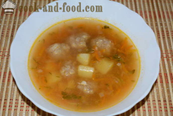 Картофена супа с замразени кюфтета и кисели краставички - как да се готвя картофи супа с кюфтета, с една стъпка по стъпка рецепти снимки