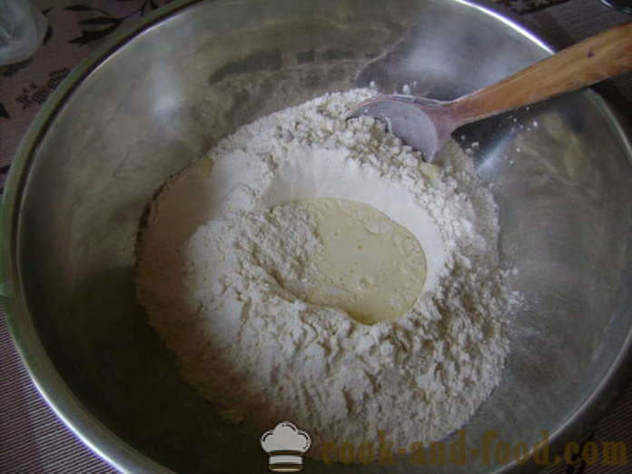 Тестото за кнедлите с заквасена сметана и вода - как да се месят тестото на кнедли, стъпка по стъпка рецепти снимки