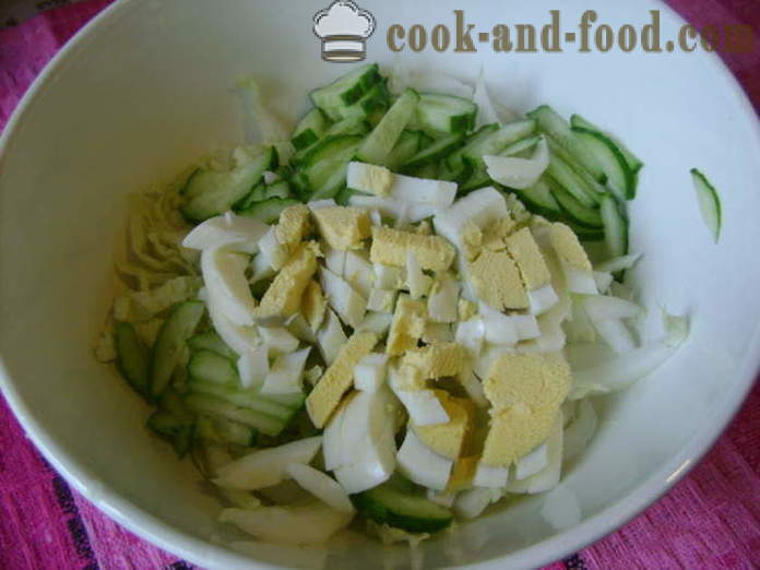 Салата с китайско зеле, краставици, яйце и зелен лук - как да се готви вкусно салата от китайско зеле, стъпка по стъпка рецепти снимки
