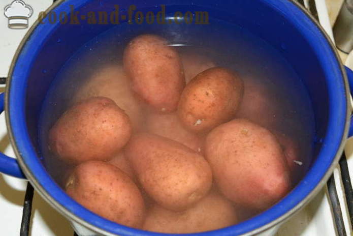 Варени картофи в кожите им за салата - как да се готвя картофи в кожите им в тенджера, с една стъпка по стъпка рецепти снимки