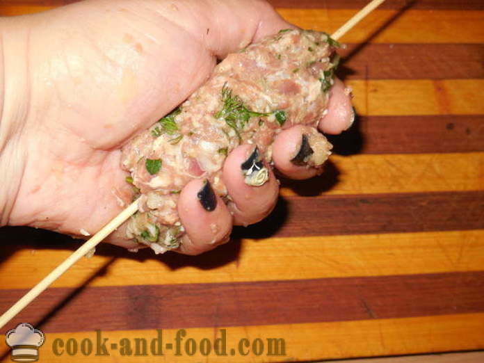 Delicious кебап на говеждо месо във фурната - как да се готвя кебап в къщи, стъпка по стъпка рецепти снимки
