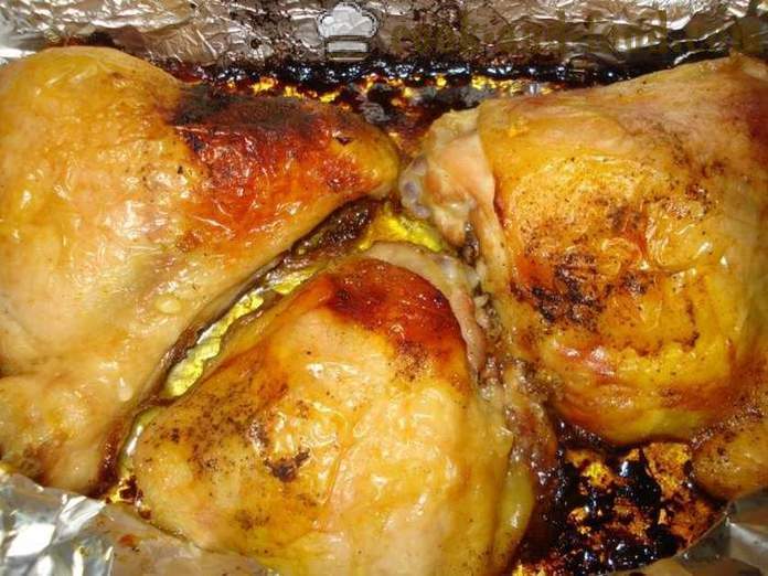 Бедрата Печени пилешки в фолио - като вкусни печени пилешки бутчета във фурната, с една стъпка по стъпка рецепти снимки
