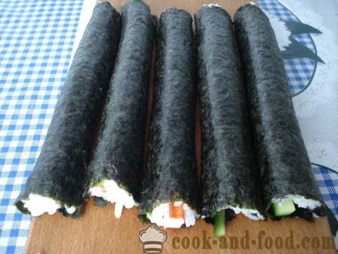 Суши с раци пръчки и краставици - Как да направим суши с раци пръчки у дома, стъпка по стъпка рецепти снимки