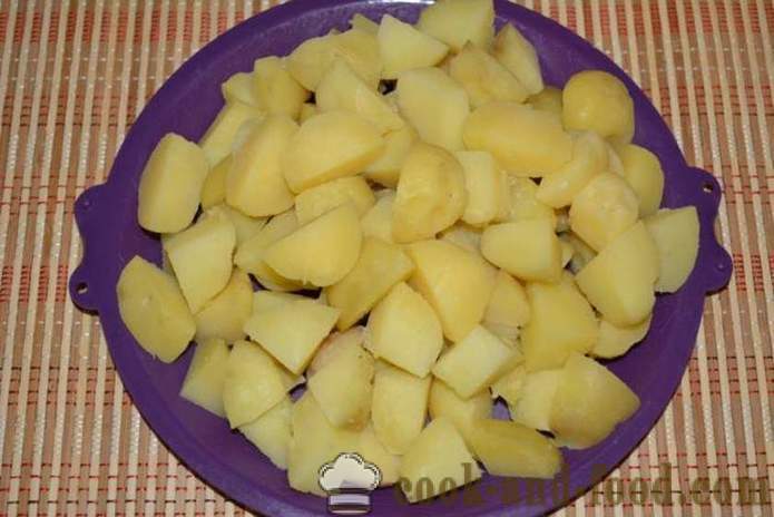 Варени картофи в кожите им в тиган пържени - вкусно ястие от варени картофи в кожите им за гарнитура