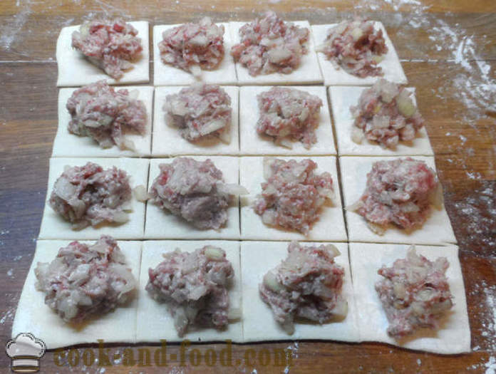Пъф баница Хризантемата - как да се готви месо пай Хризантемата бутер тесто, с една стъпка по стъпка рецепти снимки