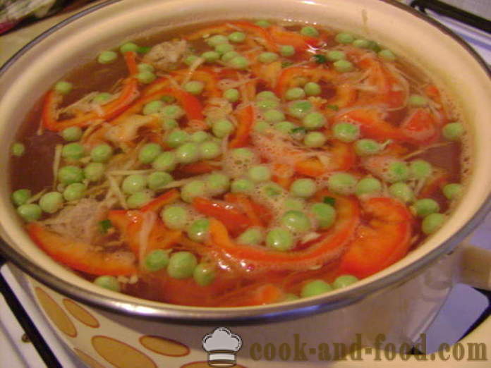 Зеленчукова супа с кюфтета и юфка - как да се готви супа с кюфтета и юфка, с една стъпка по стъпка рецепти снимки