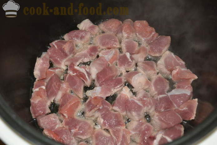 Свинско с гъби в multivarka като гулаш - как да се готви свинско с гъби в multivarka, стъпка по стъпка рецепти снимки