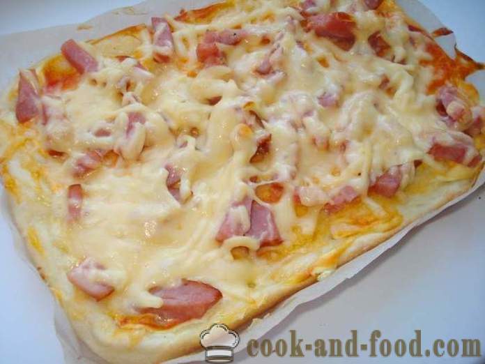 Домашна пица с наденица и сирене на фурна - как да се направи пица у дома, стъпка по стъпка рецепти снимки
