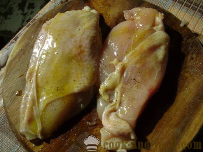 Пилешки гърди с палто от омлет в тиган - как да се готвя пилешките гърди под шуба за вечеря, с една стъпка по стъпка рецепти снимки
