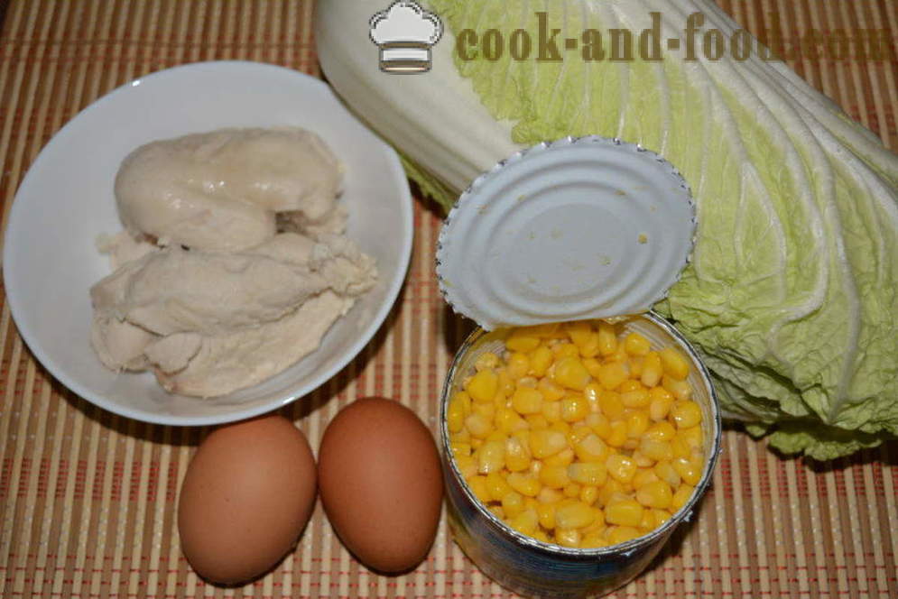 А просто салата с китайско зеле, пиле и царевица - как да се подготви салата от китайско зеле с пилешки гърди, стъпка по стъпка рецепти снимки