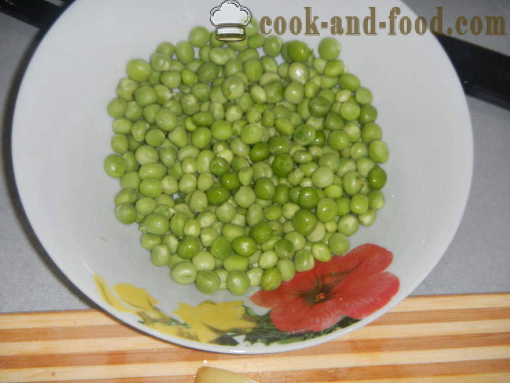 Пилешка супа с зелен грах - как да се готви супа със зелен грах замразени или пресни, с една стъпка по стъпка рецепти снимки