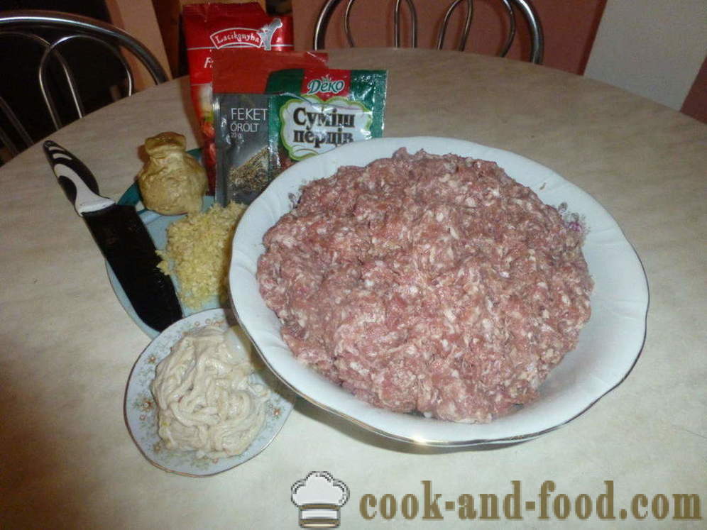 Домашно приготвени колбаси от свинско месо в червата - как да се направи домашно приготвени колбаси от свинско месо, с една стъпка по стъпка рецепти снимки