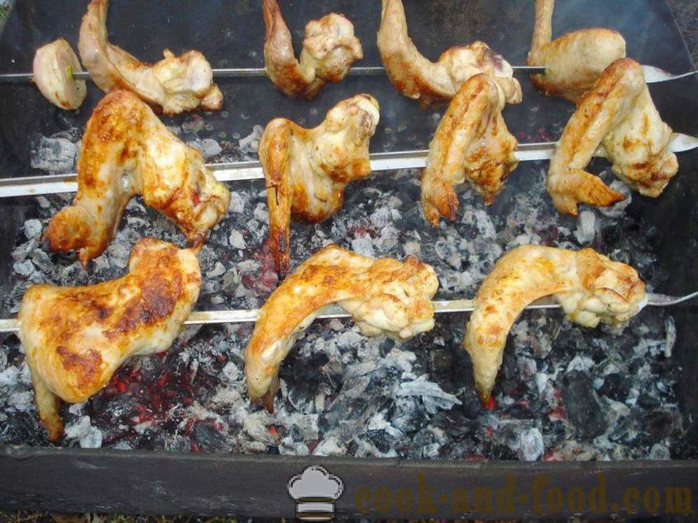 Шишчета от пилешки крилца - как да готвят шишчета от пилешки крилца, стъпка по стъпка рецепти снимки