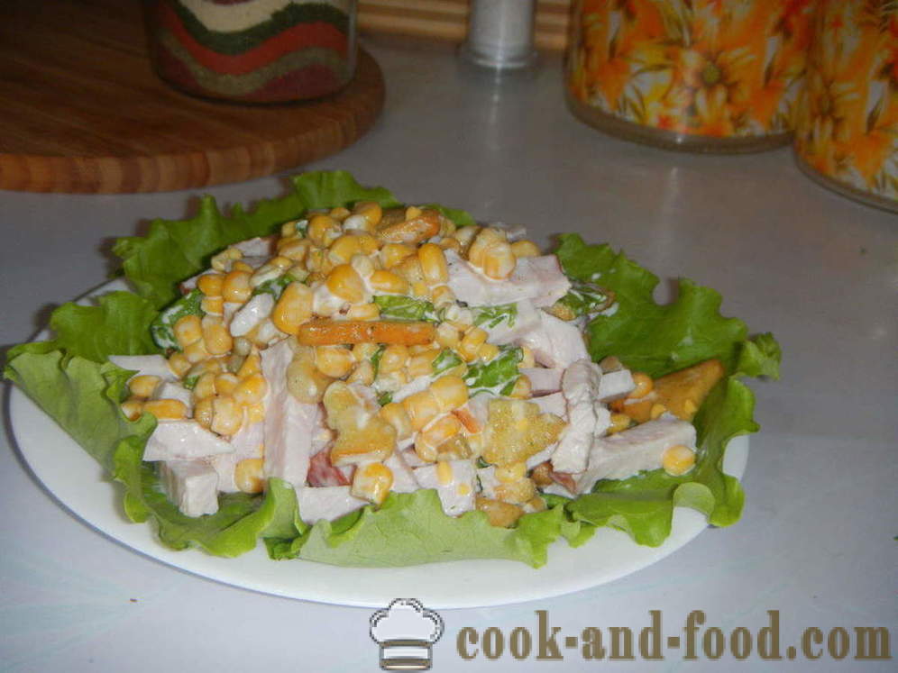 Вкусна салата с крутони и царевица - как да се подготви салата с крутони и царевица бързо, стъпка по стъпка рецепти снимки