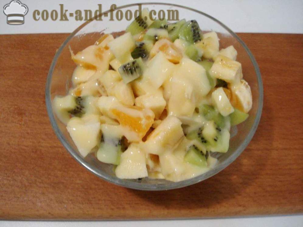 А просто плодова салата с кондензирано мляко - как да се направи плодова салата, стъпка по стъпка рецепти снимки