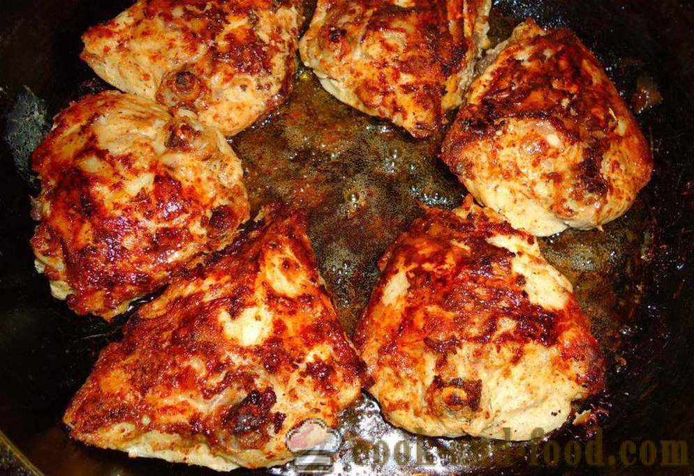 Печени пилешки бутчета - как да се изпържи бедрата пилешките в тиган, с една стъпка по стъпка рецепти снимки
